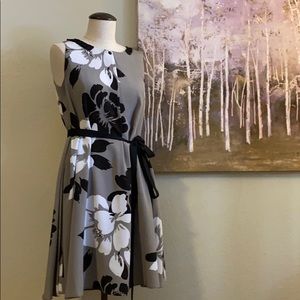 Sleeveless cocktail dress